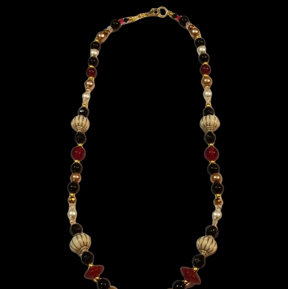 Woman Necklace - Picture 2 of 3